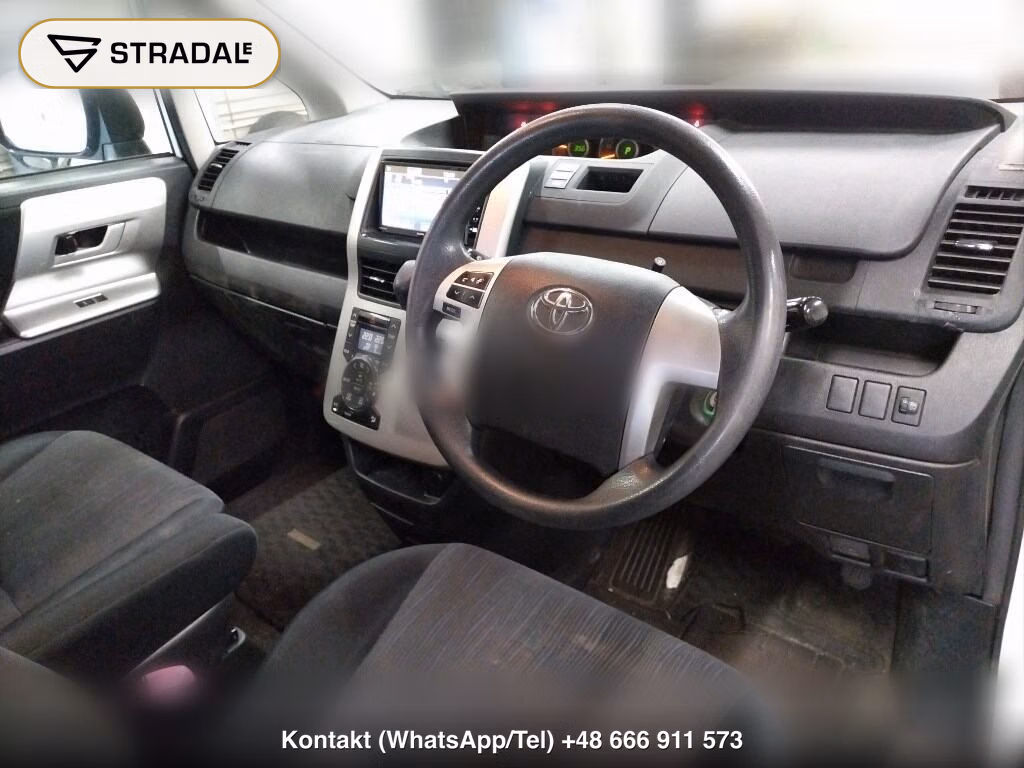 TOYOTA VOXY 4WD Z, miniaturka 4