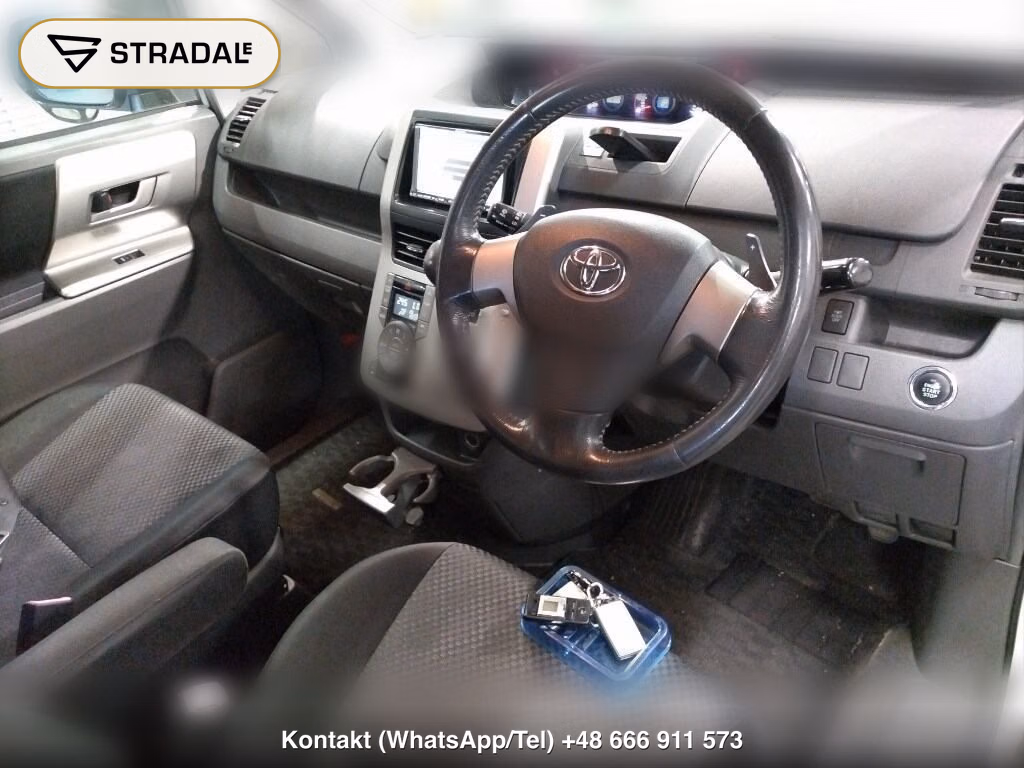 TOYOTA NOAH 4WD SI, miniaturka 4