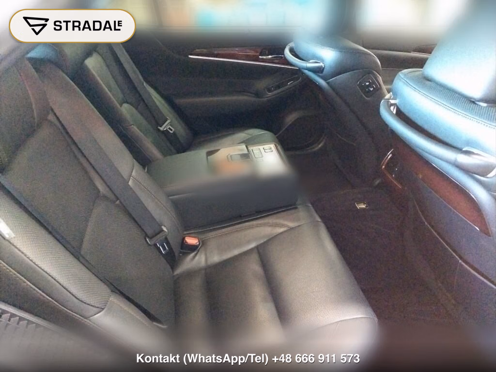 TOYOTA CROWN MAJESTA 4D 4WD FOUR, miniaturka 7