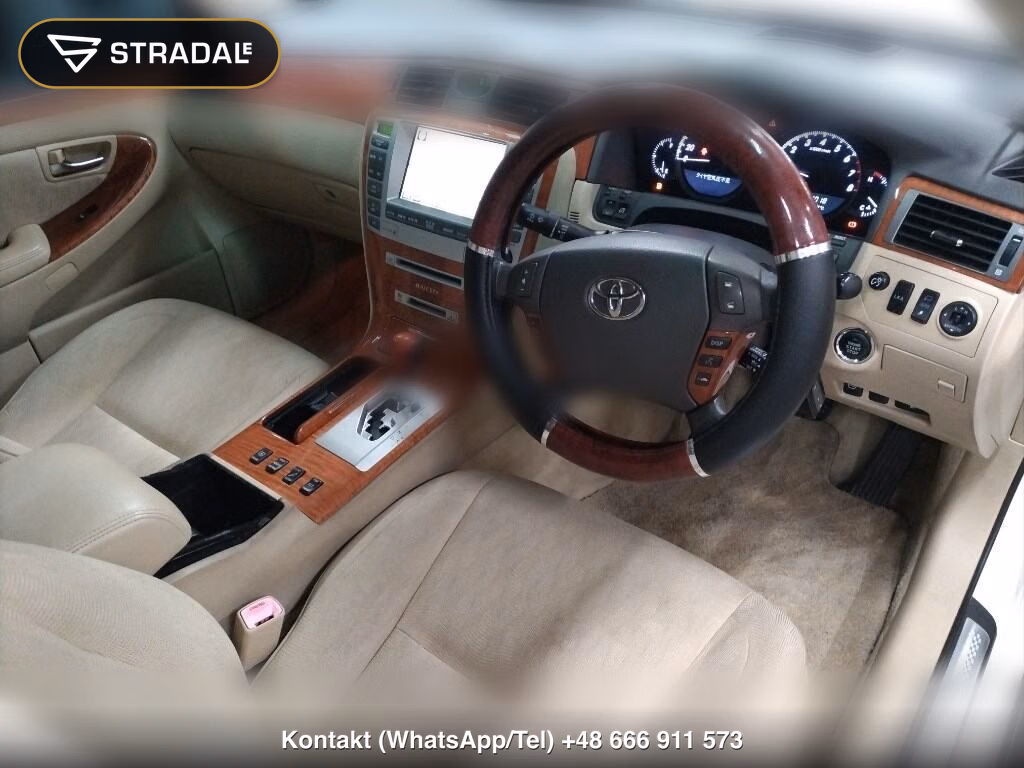 TOYOTA CROWN MAJESTA 4D 4WD C TYPE I-FOUR, miniaturka 4