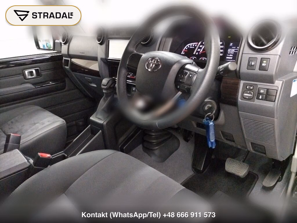 TOYOTA LAND CRUISER 70 5D 4WD AX, miniaturka 4