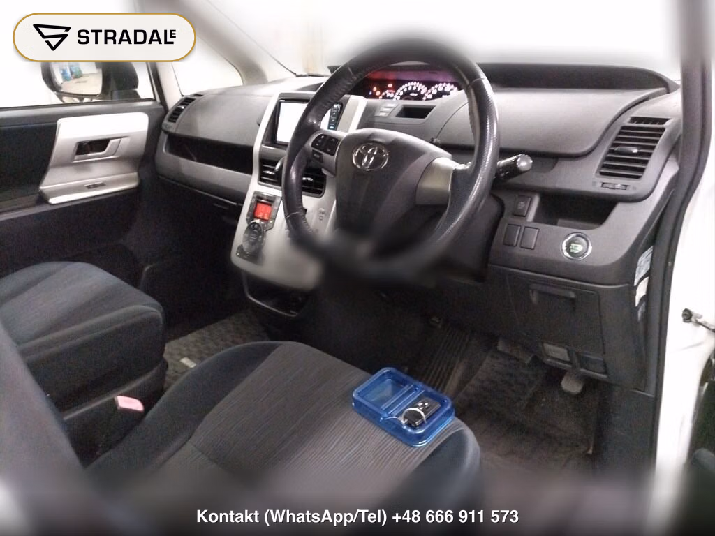 TOYOTA NOAH 4WD SI, miniaturka 4