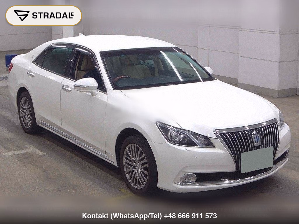 TOYOTA CROWN MAJESTA 4D 4WD FOUR, miniaturka 2