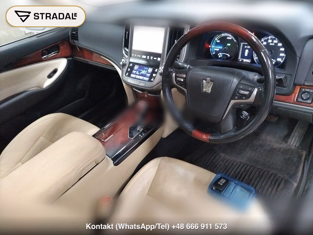 TOYOTA CROWN MAJESTA 4D 4WD FOUR, miniaturka 4