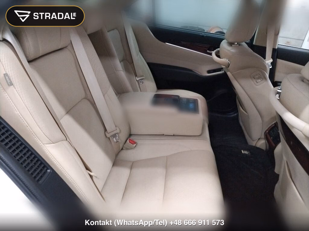 TOYOTA CROWN MAJESTA 4D 4WD FOUR, miniaturka 7