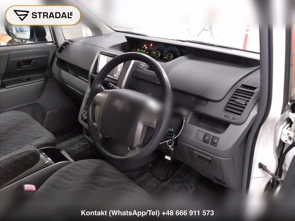 TOYOTA VOXY 4WD TRANS-X, miniaturka 4