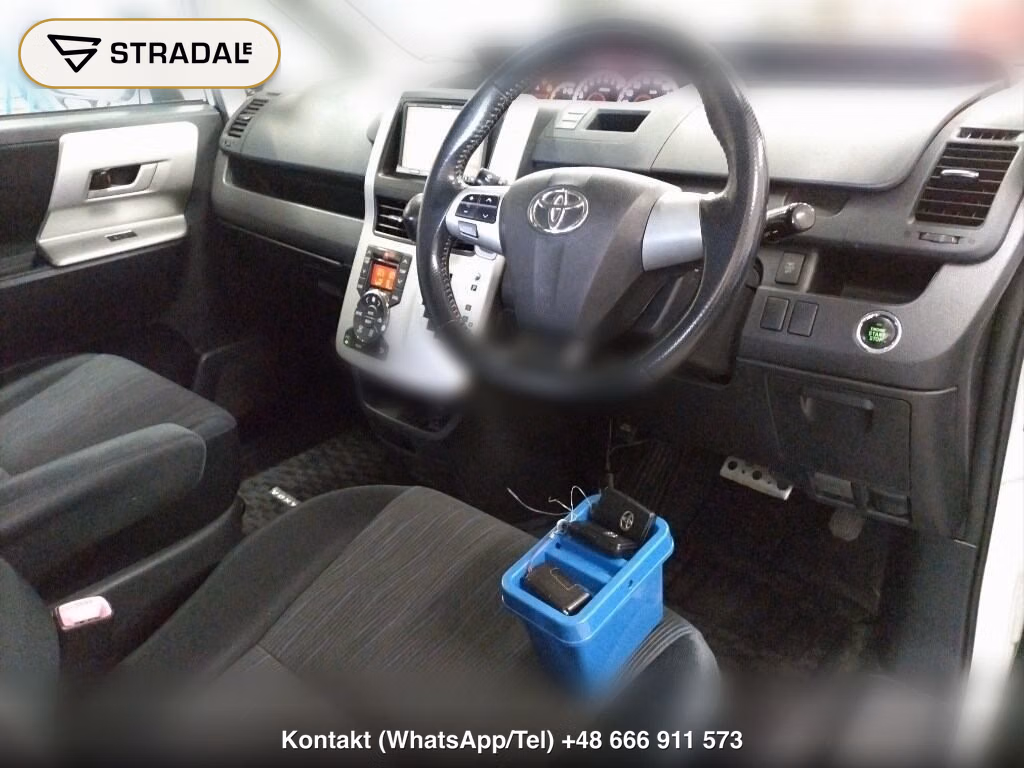 TOYOTA VOXY 4WD ZS, miniaturka 4