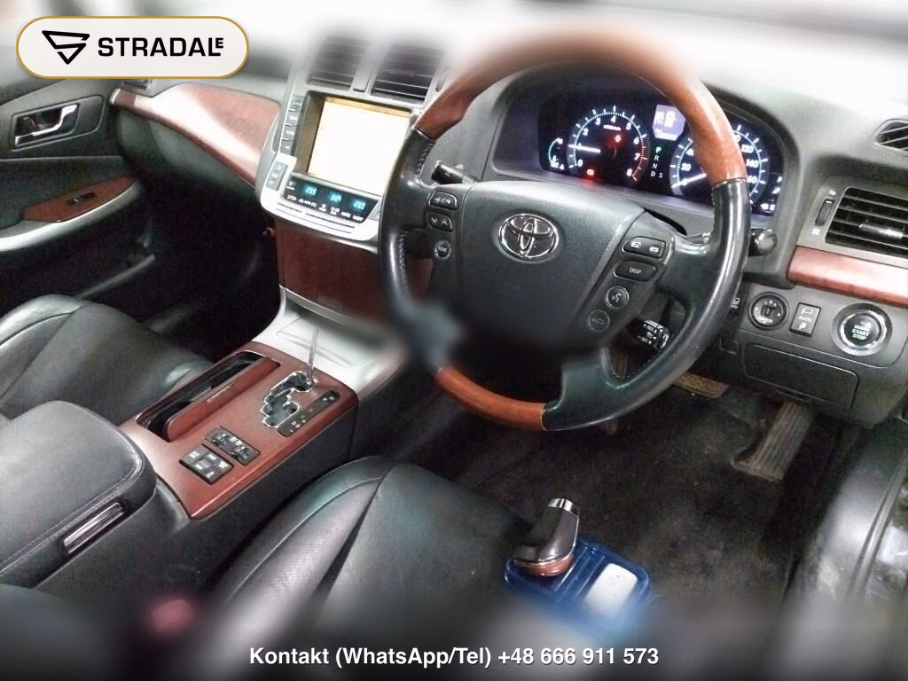 TOYOTA CROWN MAJESTA 4D 4WD I-FOUR, miniaturka 4