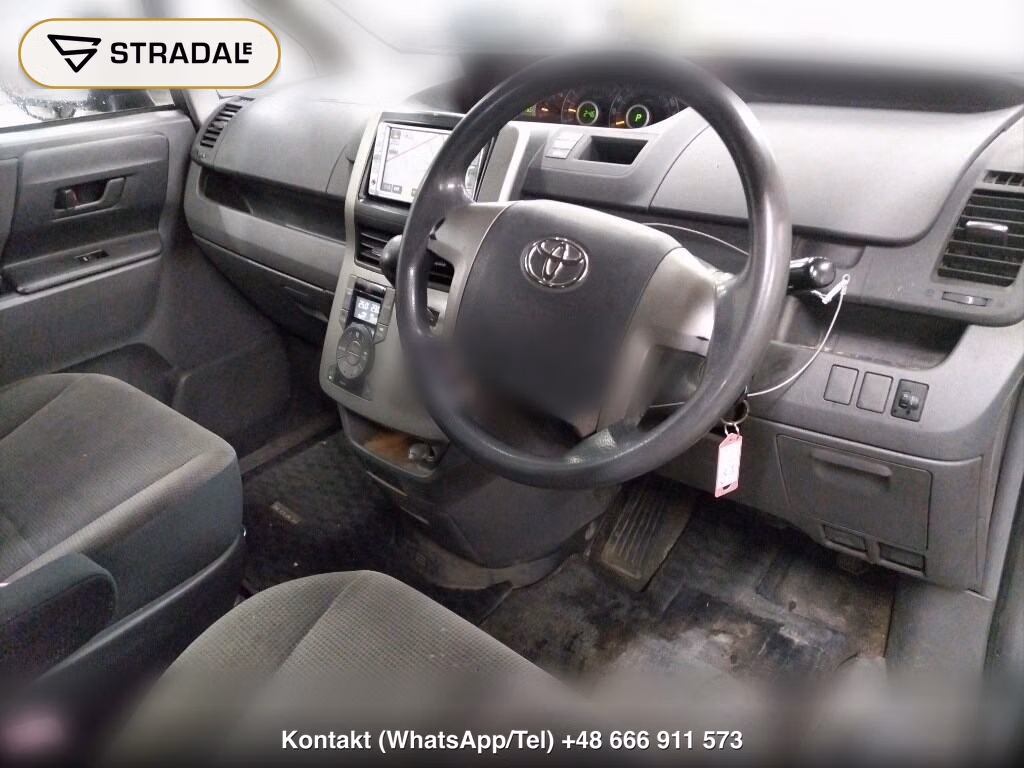 TOYOTA NOAH 4WD X, miniaturka 4
