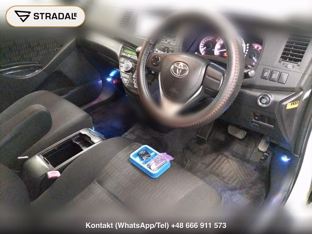 TOYOTA ISIS 4WD PLATANA V SELECTION, miniaturka 4