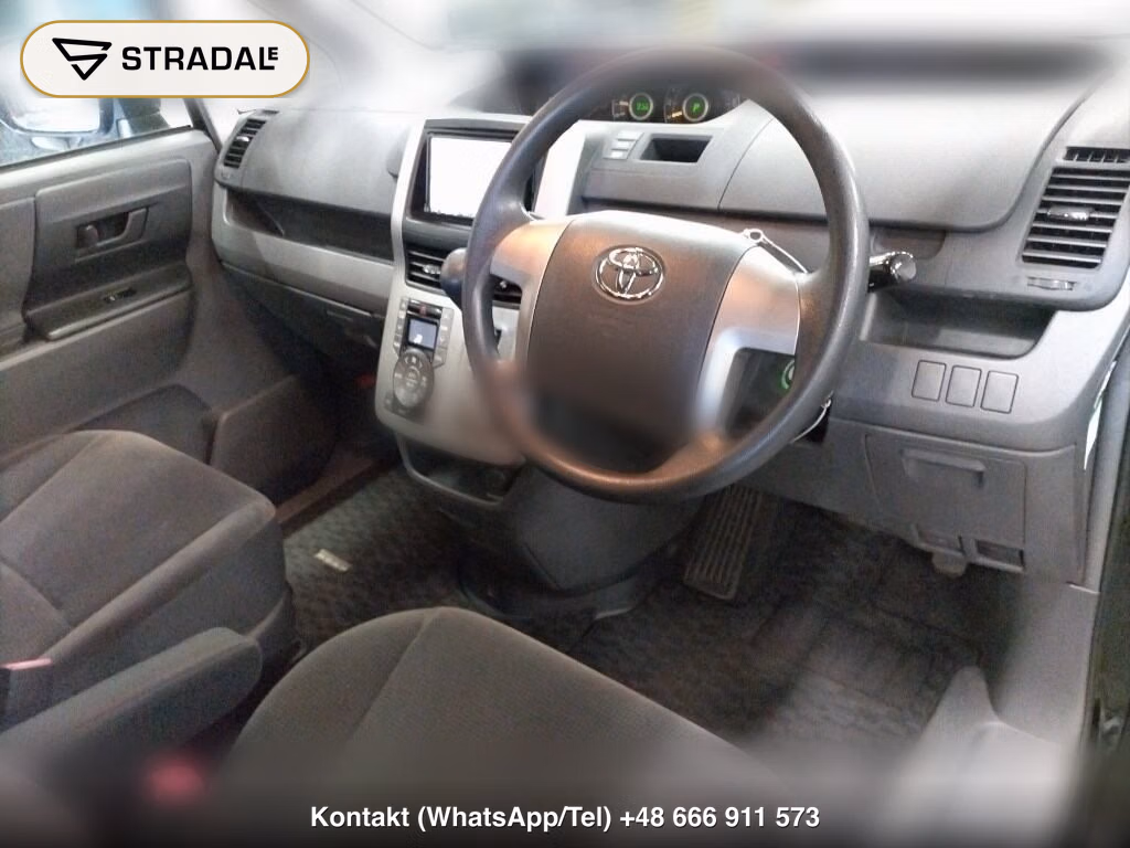 TOYOTA NOAH 4WD X, miniaturka 4