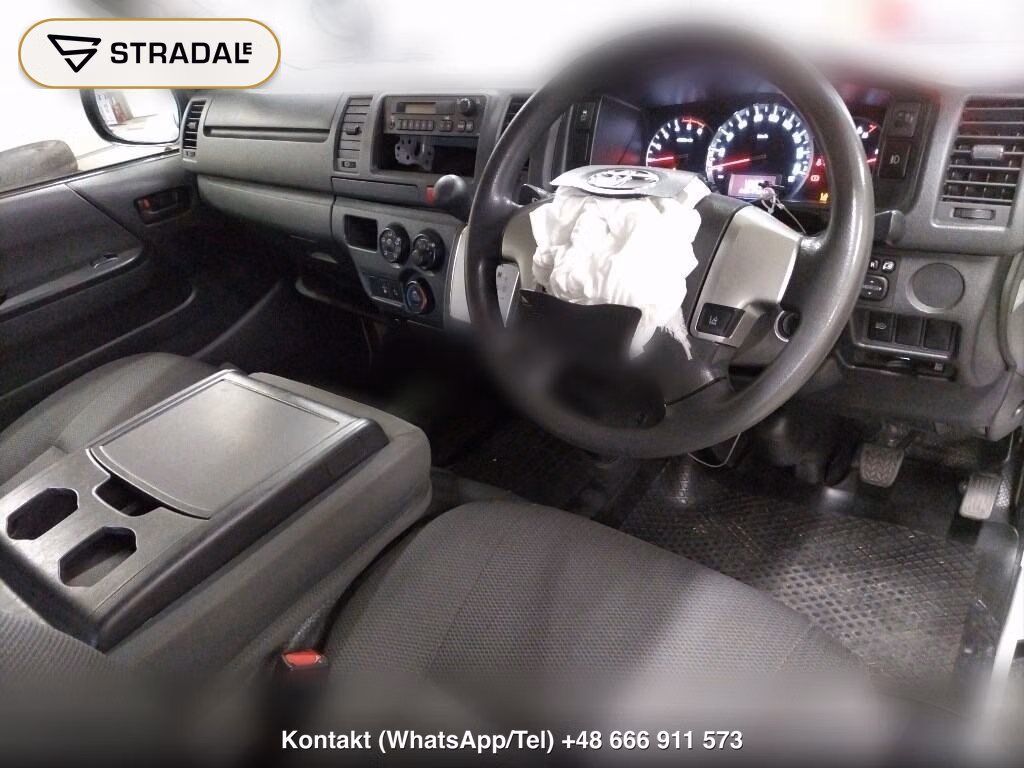 TOYOTA HIACE VAN 4D 4WD DX, miniaturka 4