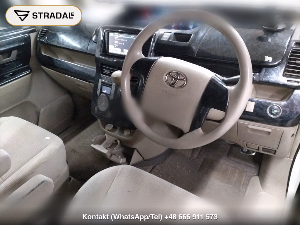 TOYOTA NOAH 4WD X, miniaturka 4