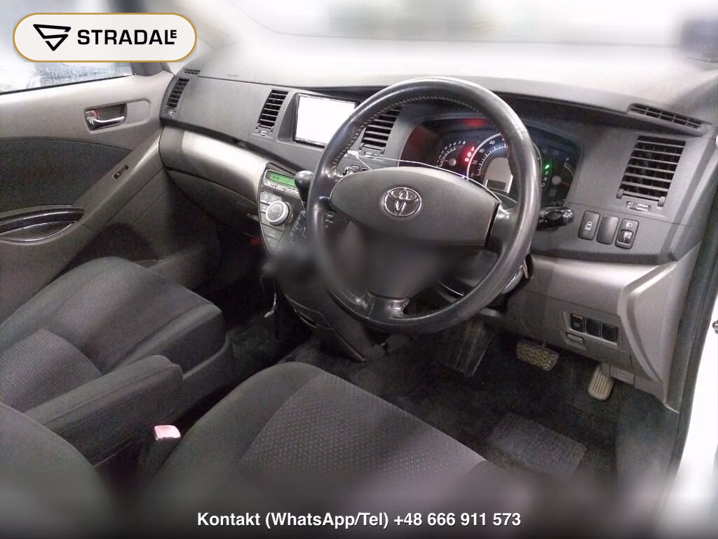 TOYOTA ISIS 4WD PLATANA, miniaturka 4