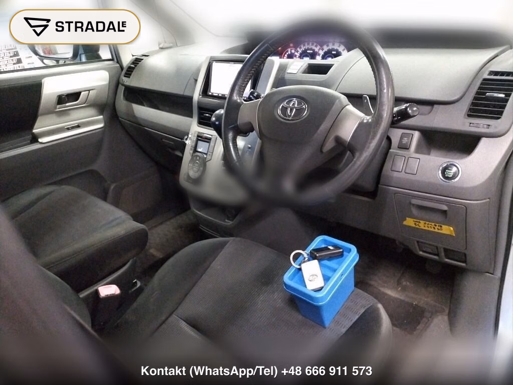TOYOTA VOXY 4WD, miniaturka 4