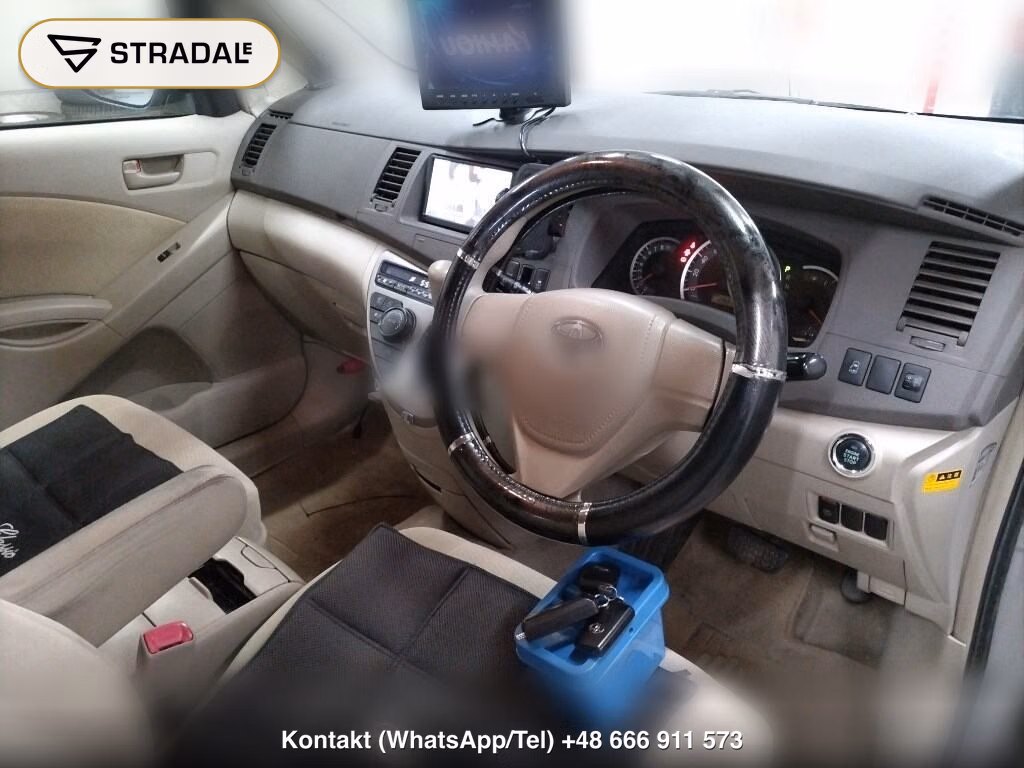 TOYOTA ISIS 4WD L, miniaturka 4
