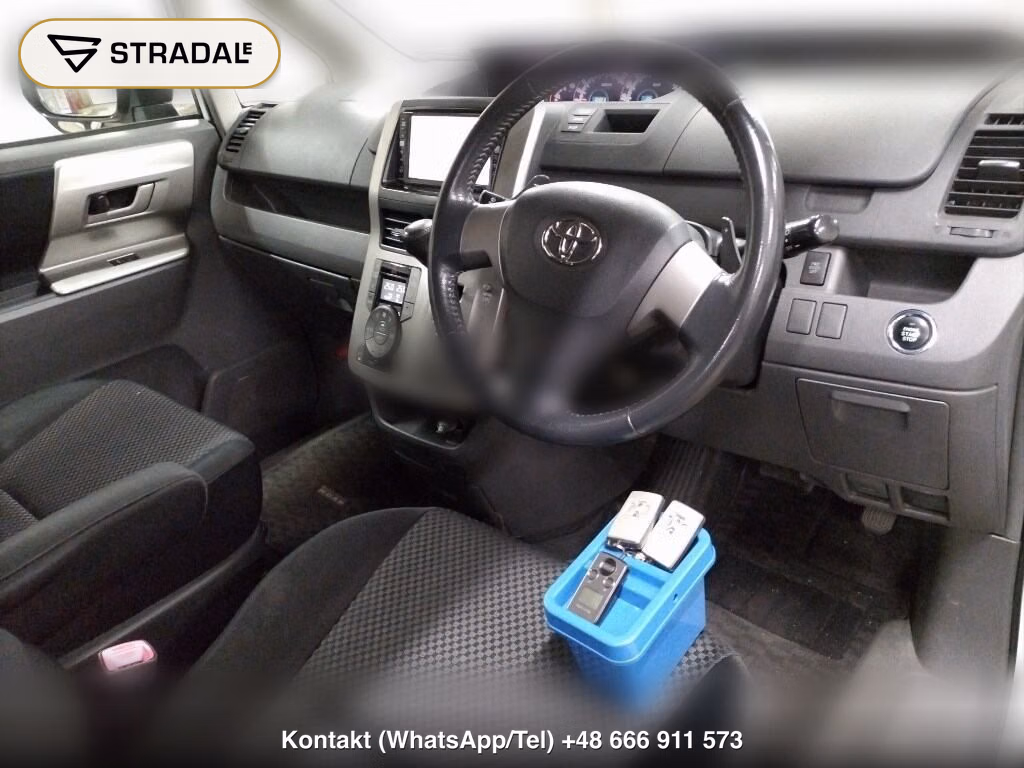 TOYOTA NOAH 4WD SI, miniaturka 4