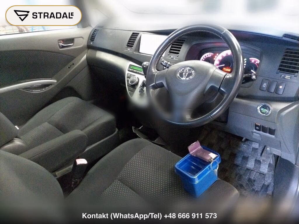 TOYOTA ISIS 4WD PLATANA, miniaturka 4