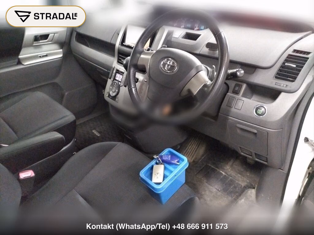 TOYOTA VOXY 4WD ZS, miniaturka 4