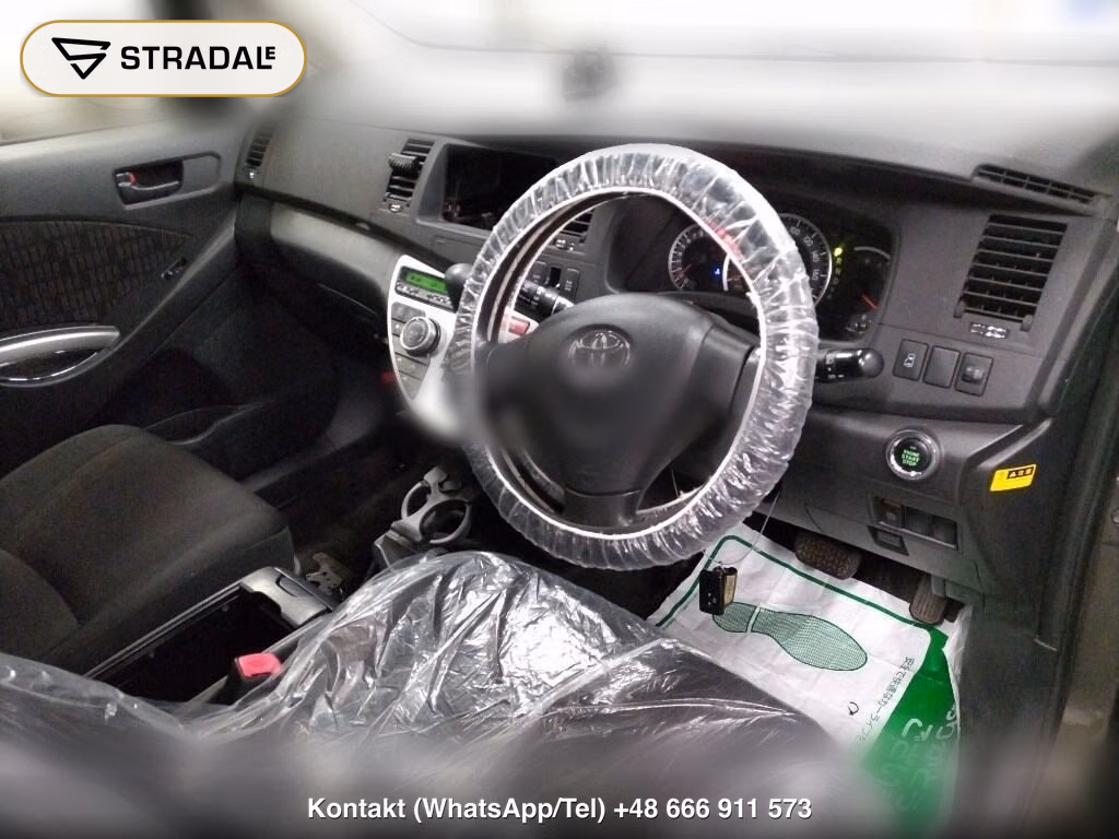 TOYOTA ISIS 4WD PLATANA, miniaturka 4