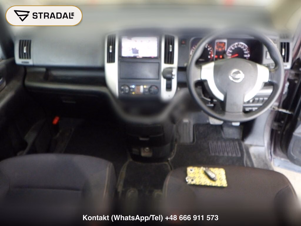 NISSAN SERENA 5D, miniaturka 4