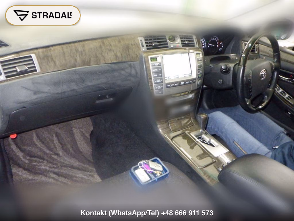 TOYOTA CROWN MAJESTA 4D 4WD C TYPE I-FOUR, miniaturka 4