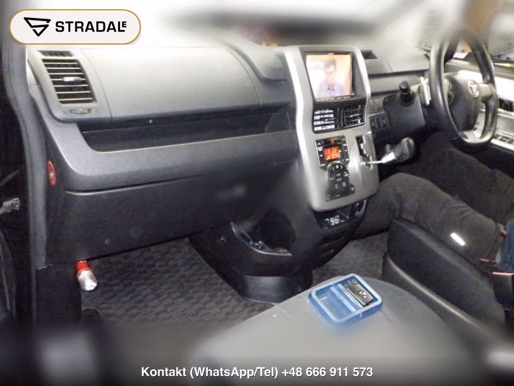 TOYOTA VOXY 4WD ZS, miniaturka 4
