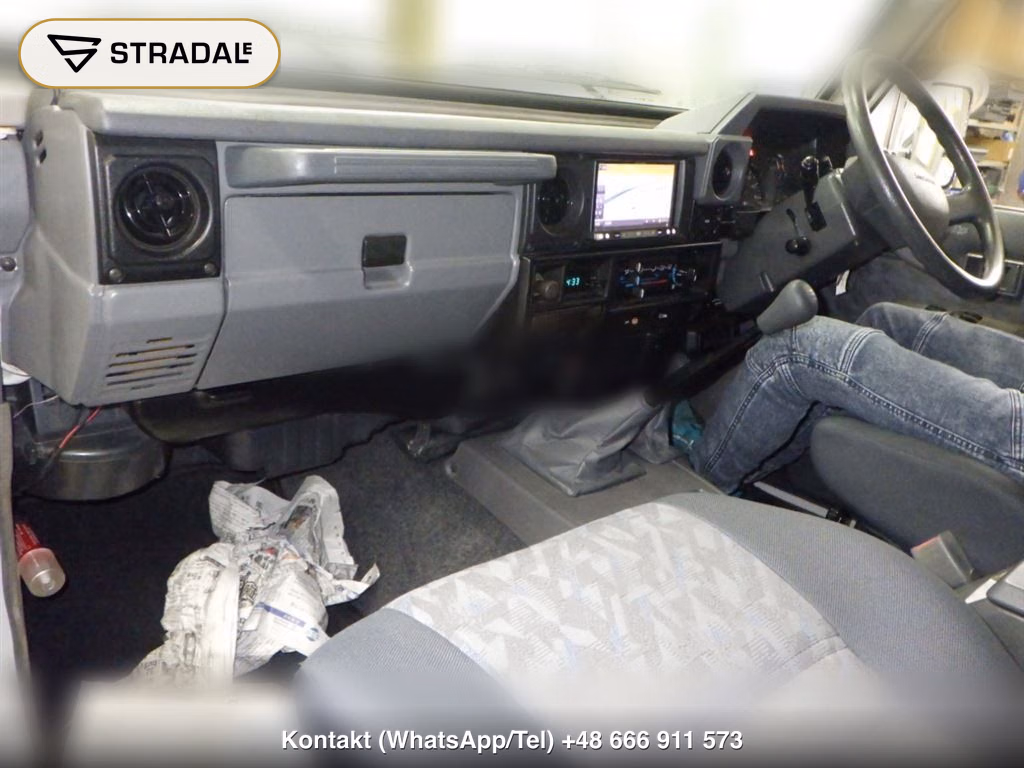TOYOTA LAND CRUISER 70 3D 4WD ZX, miniaturka 4