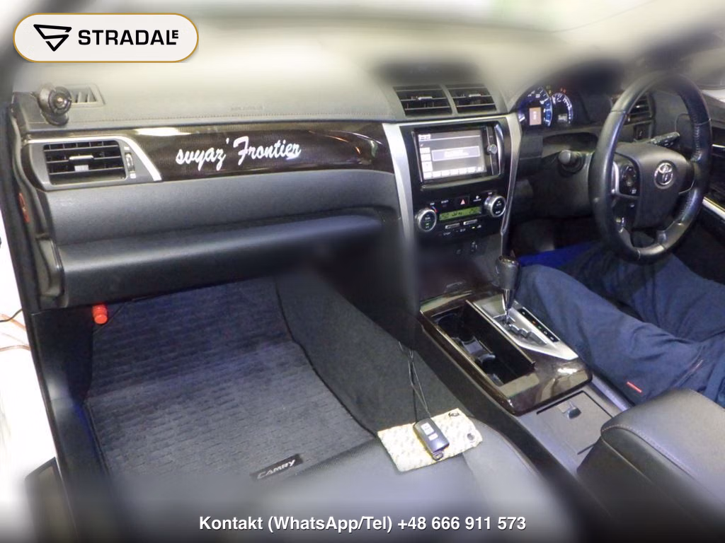 TOYOTA CAMRY 4D HYBRID LEATHER PACKAGE, miniaturka 4