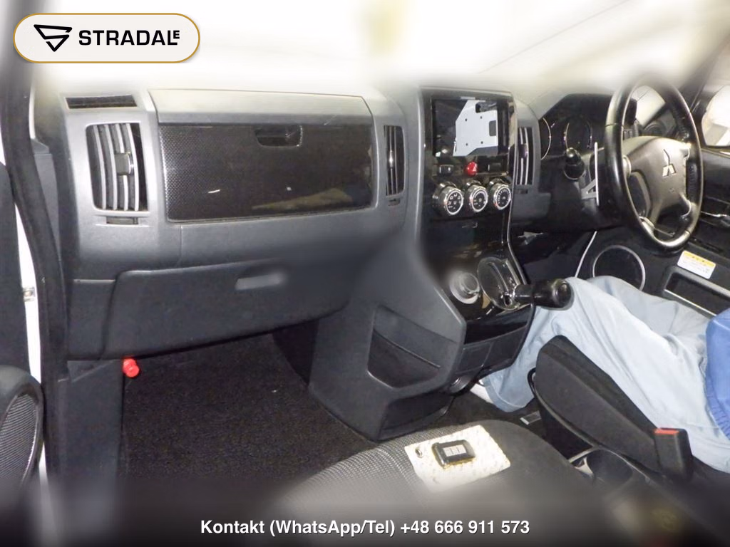MITSUBISHI DELICA D:5 4WD ROADEST G POWER PACKAGE, miniaturka 4