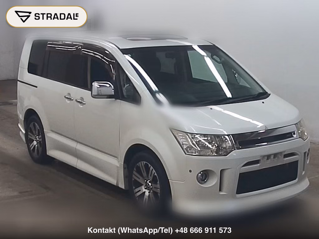 MITSUBISHI DELICA D:5 4WD ROADEST G POWER PACKAGE 2010, aukcja z Japonii, zdjęcie 1