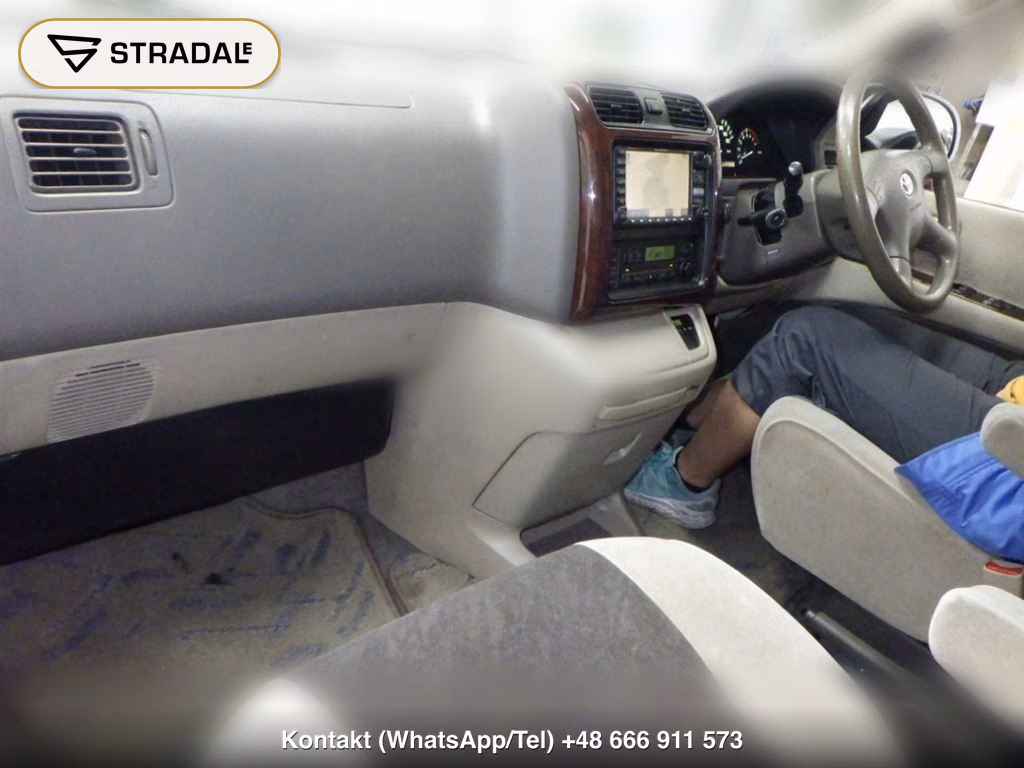 TOYOTA GRANVIA 4D 4WD G CRUISING SELECTION, miniaturka 4
