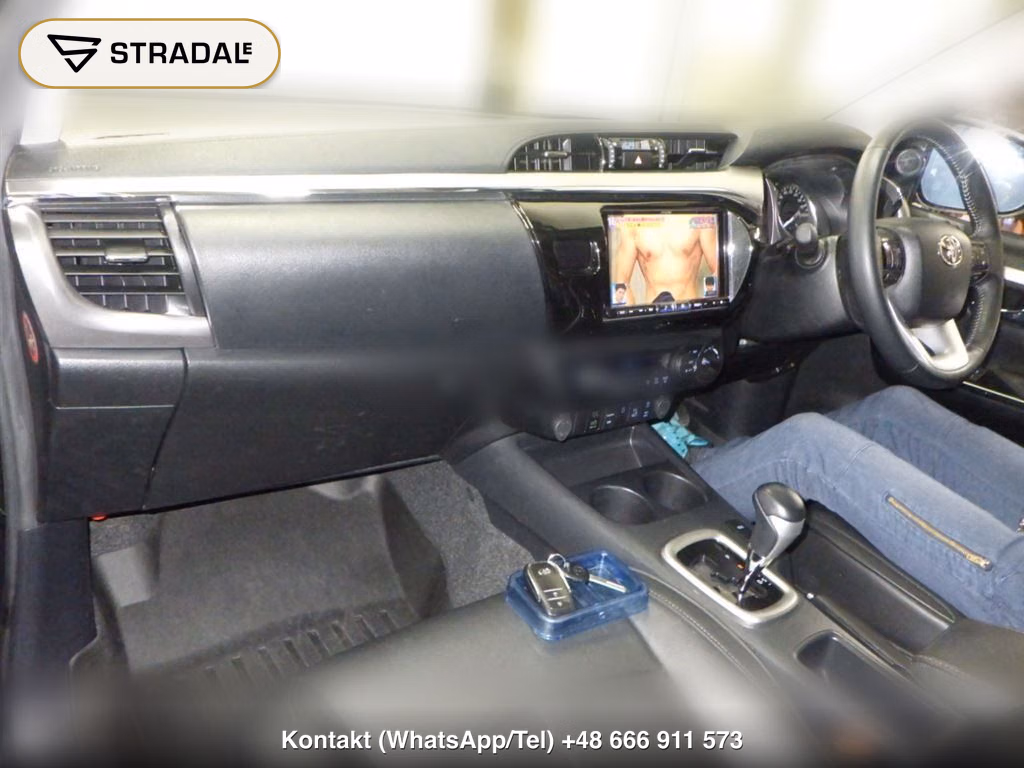 TOYOTA HILUX 4D 4WD Z, miniaturka 4
