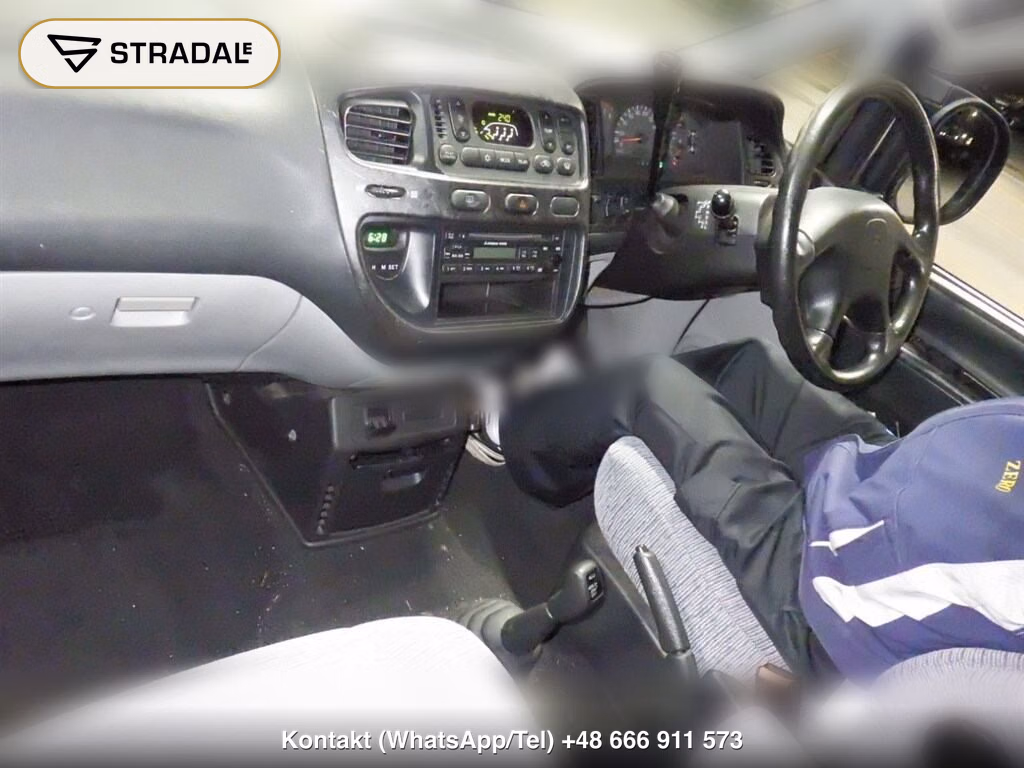 MITSUBISHI DELICA SPACE GEAR 4D 4WD CHAMONIX, miniaturka 4