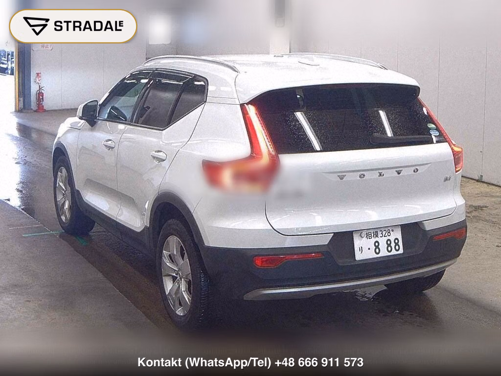 VOLVO XC40 B4 MOMENTUM, miniaturka 3
