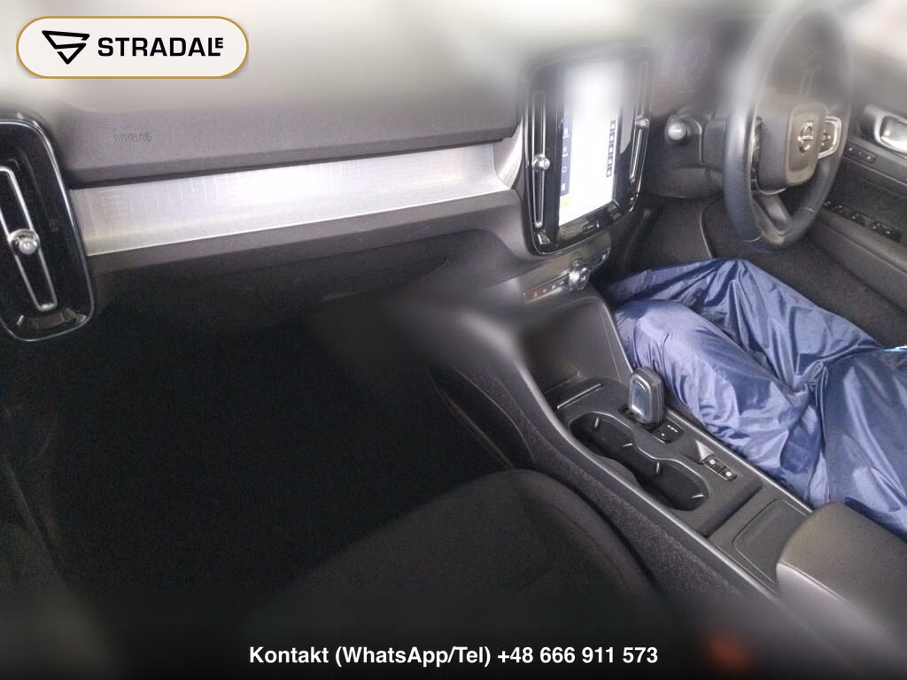 VOLVO XC40 B4 MOMENTUM, miniaturka 4