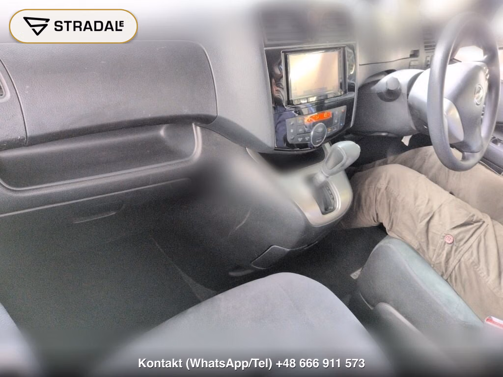 NISSAN SERENA 5D 20S, miniaturka 4