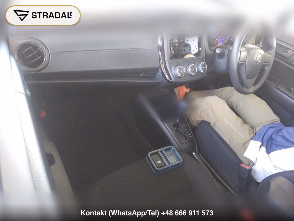 TOYOTA COROLLA AXIO EX, miniaturka 4