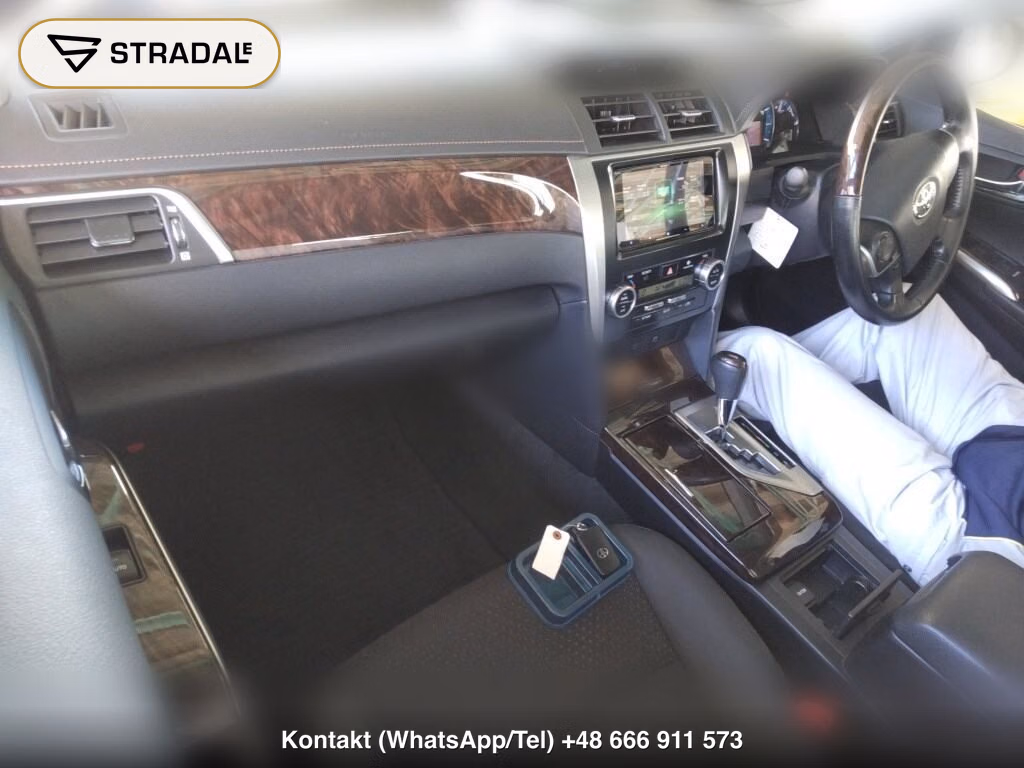 TOYOTA CAMRY 4D HYBRID G PACKAGE PREMIUM BLACK, miniaturka 4