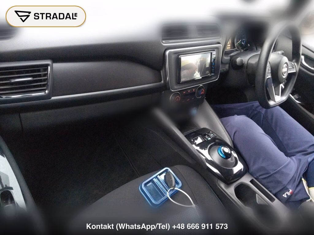NISSAN LEAF S, miniaturka 4