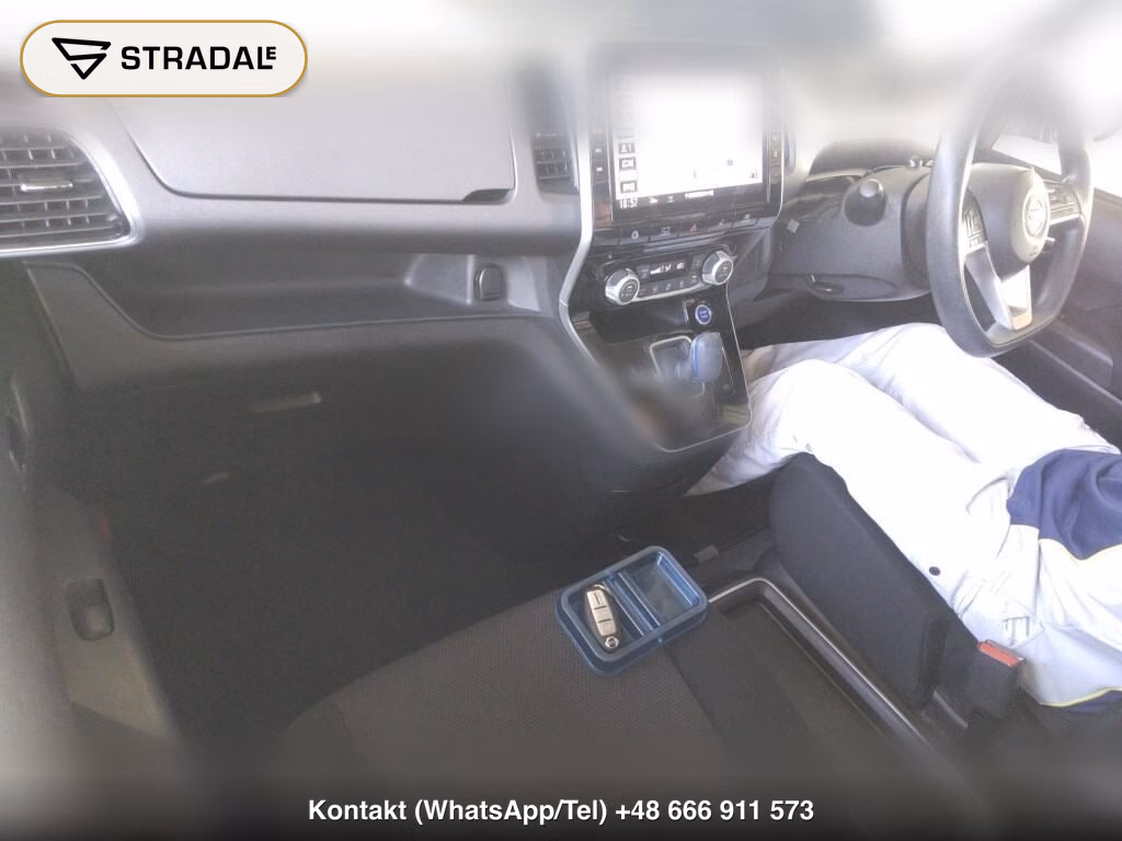 NISSAN SERENA 5D E-POWER XV, miniaturka 4