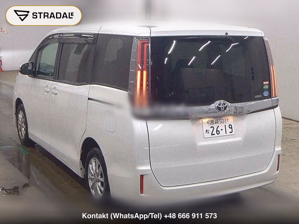 TOYOTA NOAH X, miniaturka 3