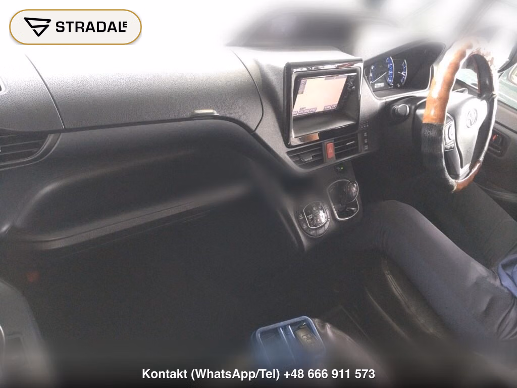 TOYOTA NOAH HYBRID X, miniaturka 4