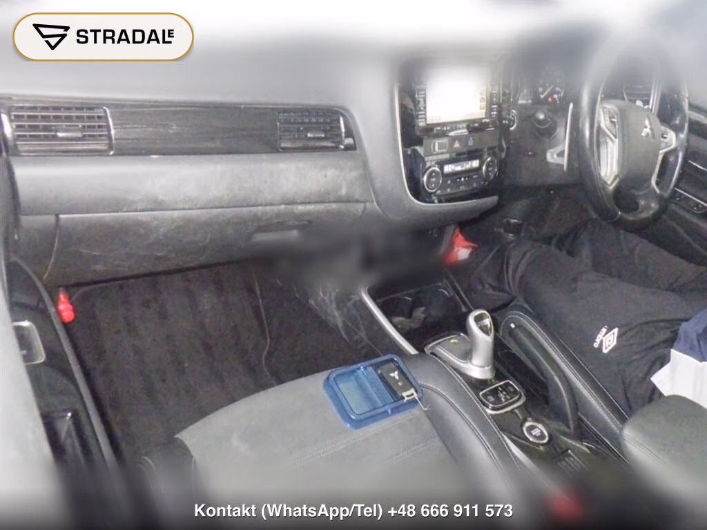MITSUBISHI OUTLANDER PHEV 4WD G NAVI PACKAGE, miniaturka 4
