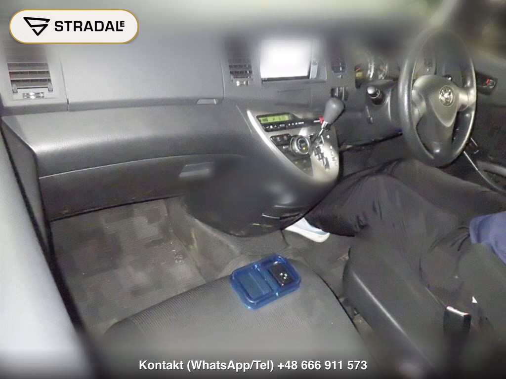TOYOTA ISIS PLATANA, miniaturka 4