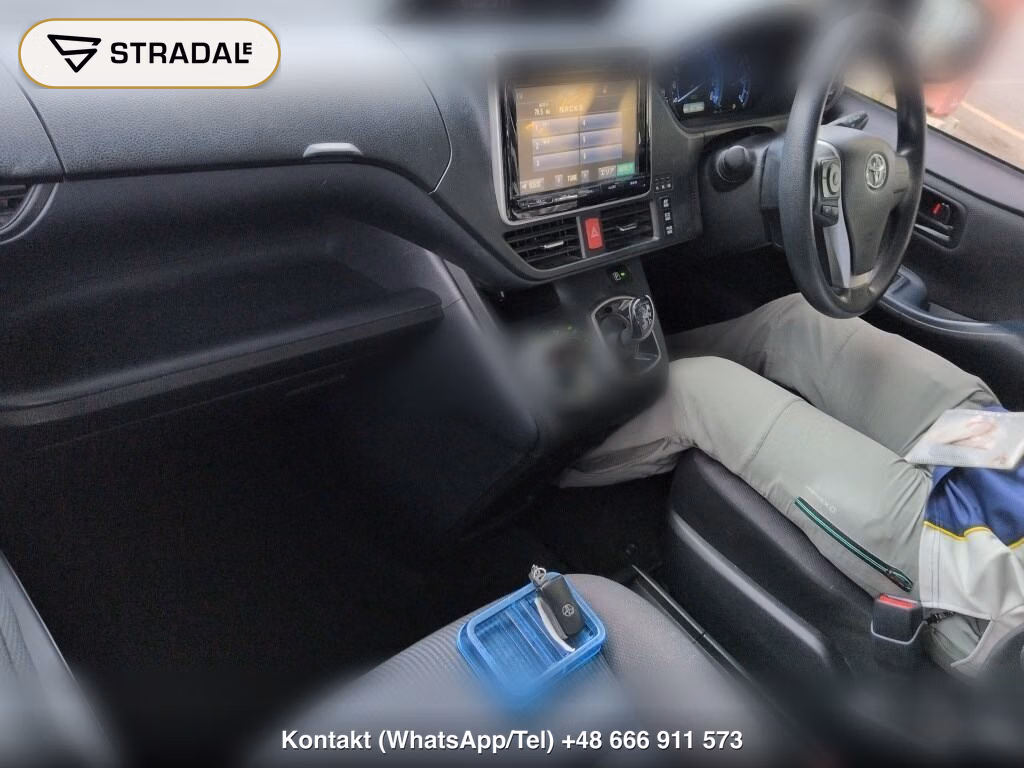 TOYOTA NOAH HYBRID X, miniaturka 4