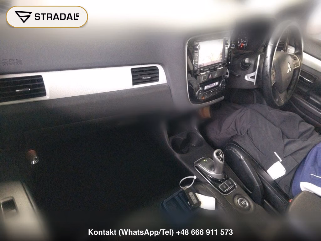 MITSUBISHI OUTLANDER PHEV 4WD G NAVI PACKAGE, miniaturka 4