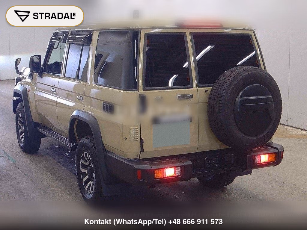 TOYOTA LAND CRUISER 70 5D 4WD AX, miniaturka 3