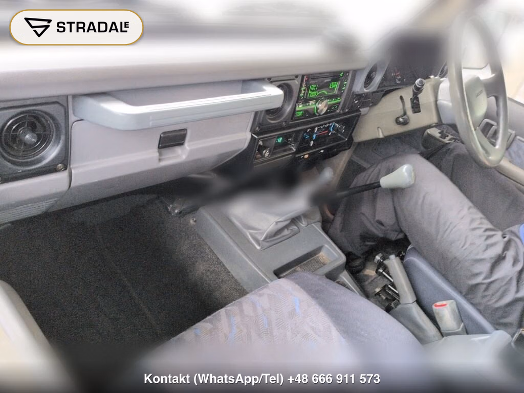 TOYOTA LAND CRUISER 70 5D 4WD, miniaturka 4