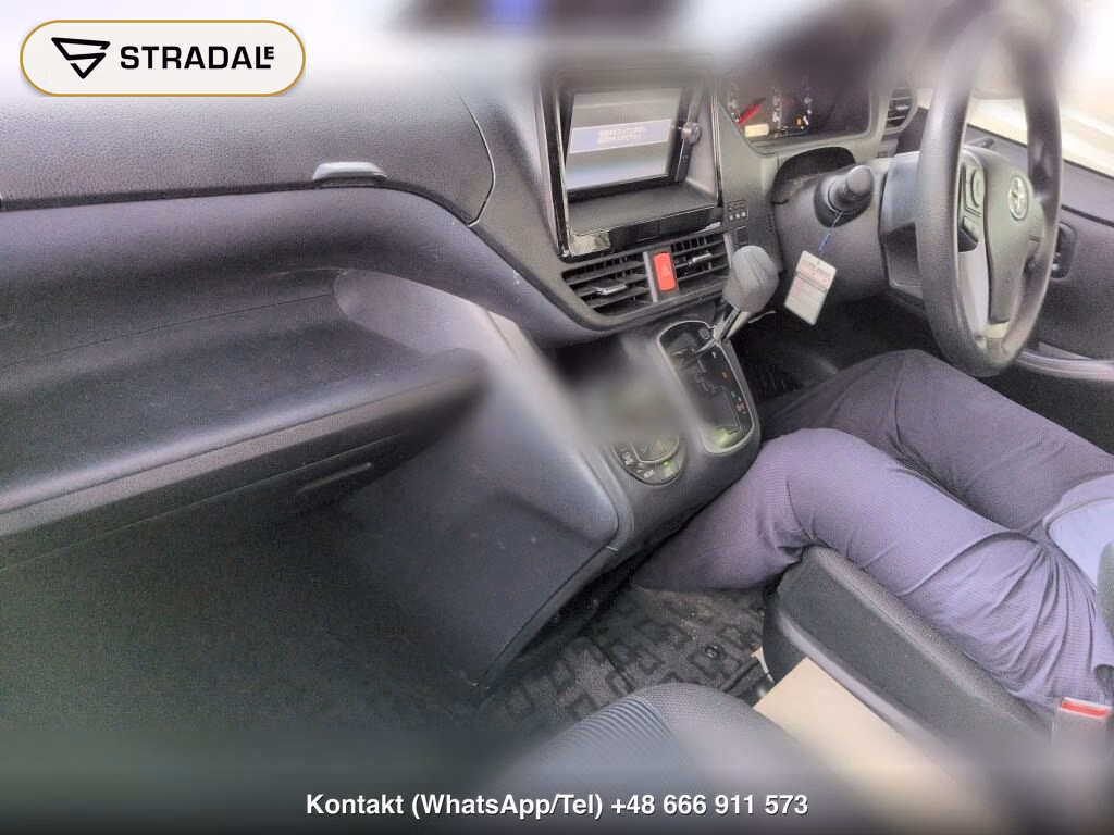 TOYOTA NOAH X, miniaturka 4